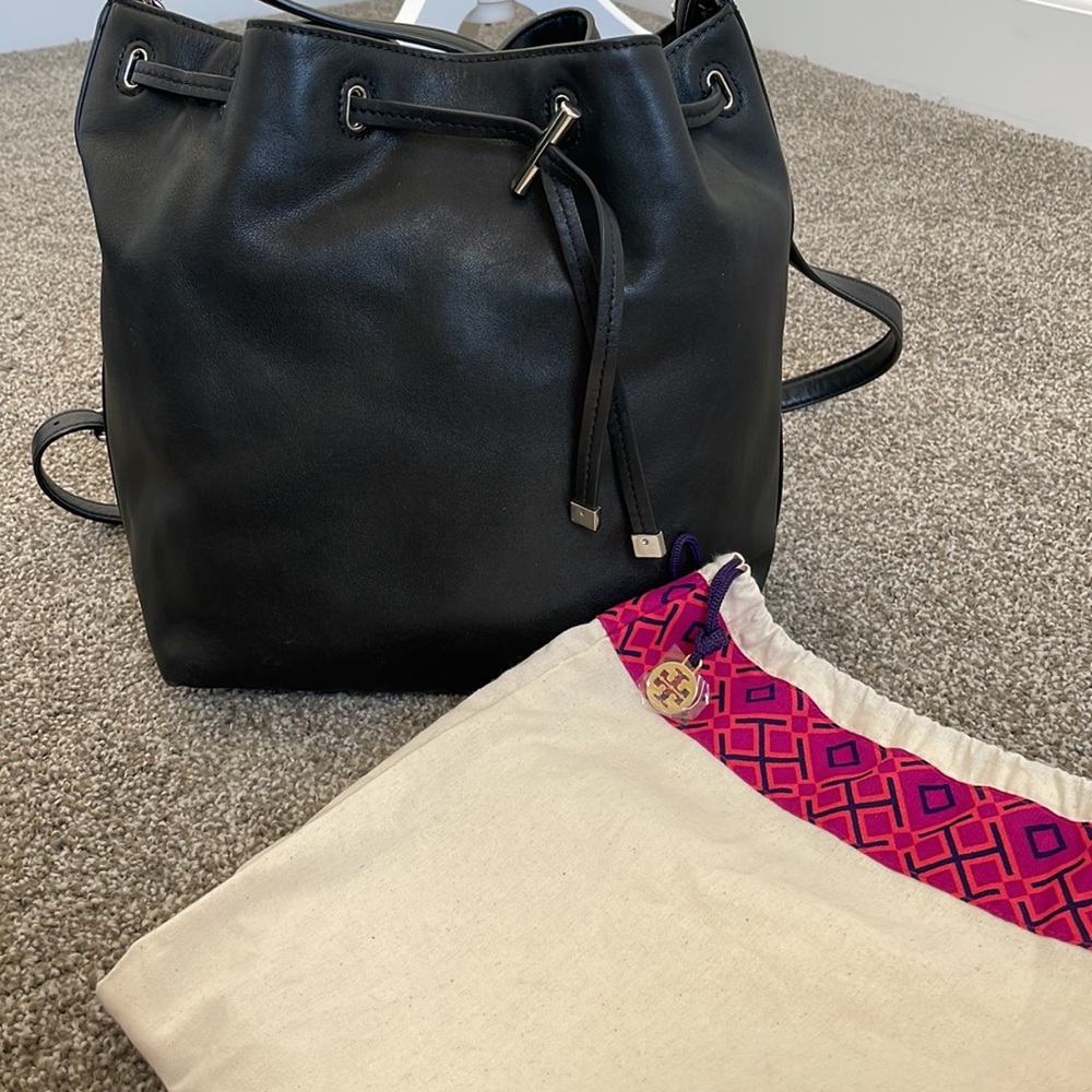 Tory Burch purse w/original dust cover